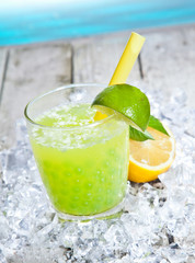 Tangy refreshing boba tea cocktail © exclusive-design