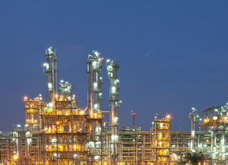 Obraz na płótnie Canvas Evening sene of Chemical plant