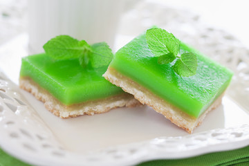 Lime mint cookie bar