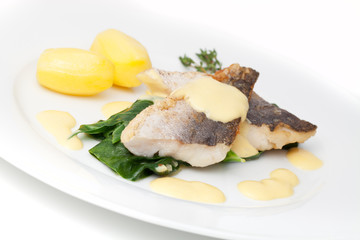 Seehechtfilet auf Mangoldgemüse