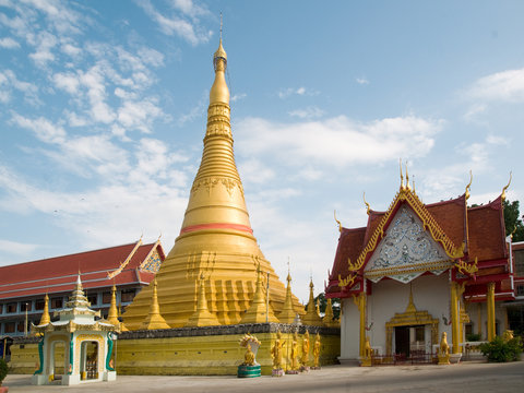 Wat Chumpon Khiri in Mae Sot, Thailand