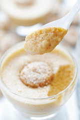 Mandelcreme mit Amarettini