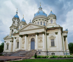 Fototapeta na wymiar Holy Trinity Cathedral in Sumy, Ukraine