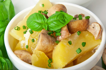 potatoes with mushrooms