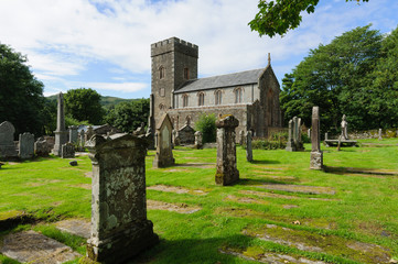 Fototapeta na wymiar Kilmartin Church And Graveyard