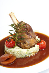 grilled knuckle of pork with sauce