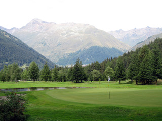 campo da golf in montagna