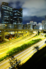 Fototapeta na wymiar traffic at night in city