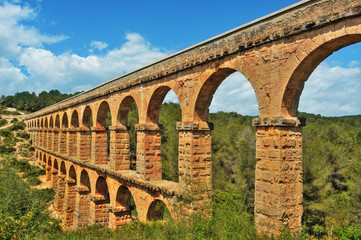 Obraz premium Roman Aqueduct Pont del Diable in Tarragona, Spain
