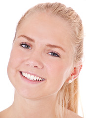 Obraz premium Portrait einer attraktiven jungen Frau