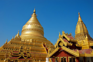 Fototapeta premium Buddhist temple Shwezigon
