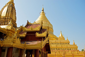 Fototapeta premium Buddhist temple Shwezigon