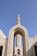 Fototapeta na wymiar Eingang zur Sultan-Qabus-Moschee, Muscat, Oman