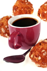 Les chouquettes et le café