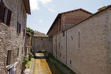 Fototapeta na wymiar Alley in the historic center of Gubbio