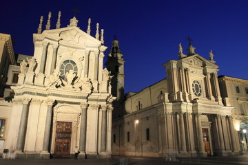 Fototapeta na wymiar Piazza San Carlo square in Turin at twilight, Italy