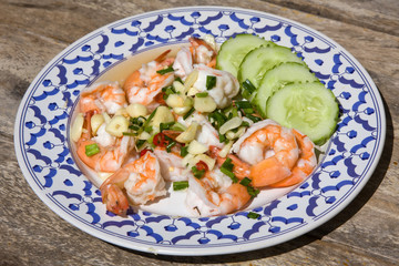 Shrimp with garlic and onions
