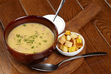 Chicken creamy soup with croutons