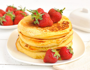 Pancakes with strawberries