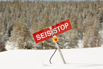 Stop - avalanche danger on the slope
