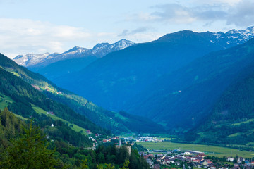 Fototapeta na wymiar Alpy lato wieś