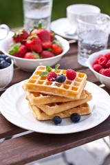 Waffeln mit Beeren