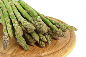 asparagus vegetable on chopping board