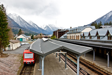 Fototapeta na wymiar Stacja kolejowa Chamonix, Chamonix Mont Blanc, Francja