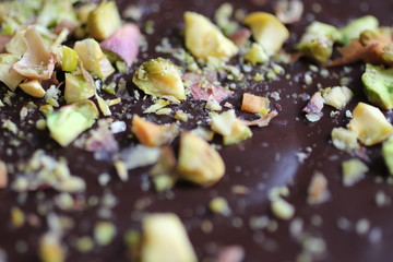 Eclats de pistache sur chocolat