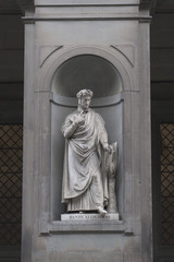 Dante Alighieri statue