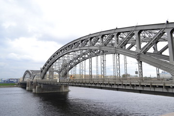 Fototapeta na wymiar Россия, мост через реку Неву в Санкт-Петербурге