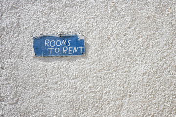 Rooms to rent sign