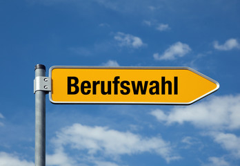 Pfeil mit blauem Himmel BERUFSWAHL