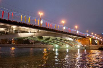 Fototapeta na wymiar Night bridge