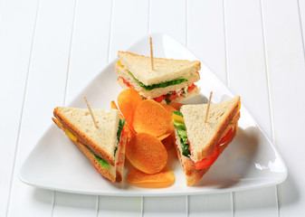 Vegetable Sandwiches and crisps
