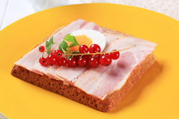 Slice of bread with bacon