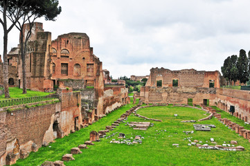 Fototapeta na wymiar Rzym, ruiny Mount Palatynie - cesarskie pałace