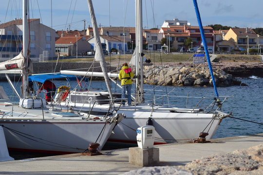 &agrave; bord d'un voilier au port de Carro