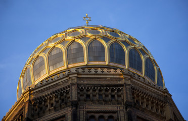 Obraz premium Top of the New Synagogue of Berlin in Germany