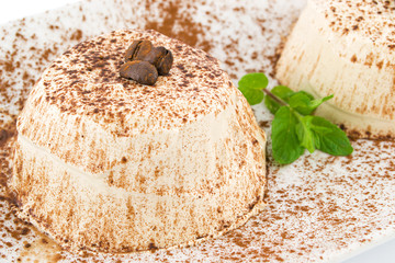 semifreddo al caffè con cacao in polvere