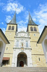 Fototapeta na wymiar Luzerne - Hofkirche katedra, Szwajcaria
