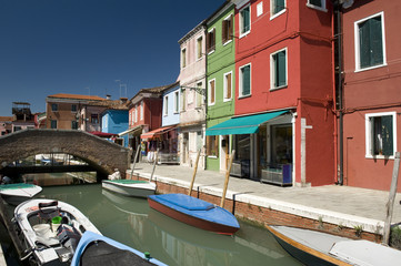 Fototapeta na wymiar Colorful Houses in Burano Island, Venice