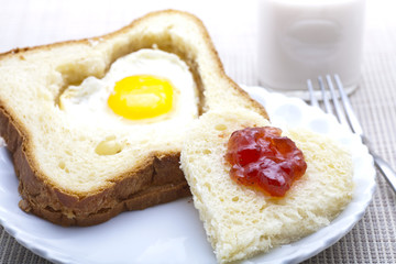lovely breakfast - heart toast