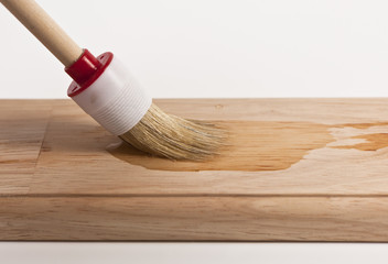 Holz anstreichen