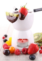chocolate fondue with fruits