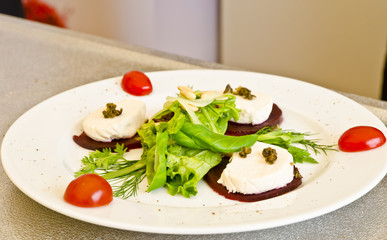 pinienkerne salat mit mozarella