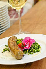 Bratwurst und Grütze