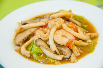 Stir-fried abalone with mix colorful vegetables and herb
