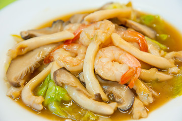 Stir-fried abalone with mix colorful vegetables and herb