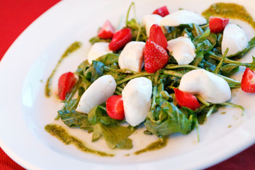 salad with strawberry